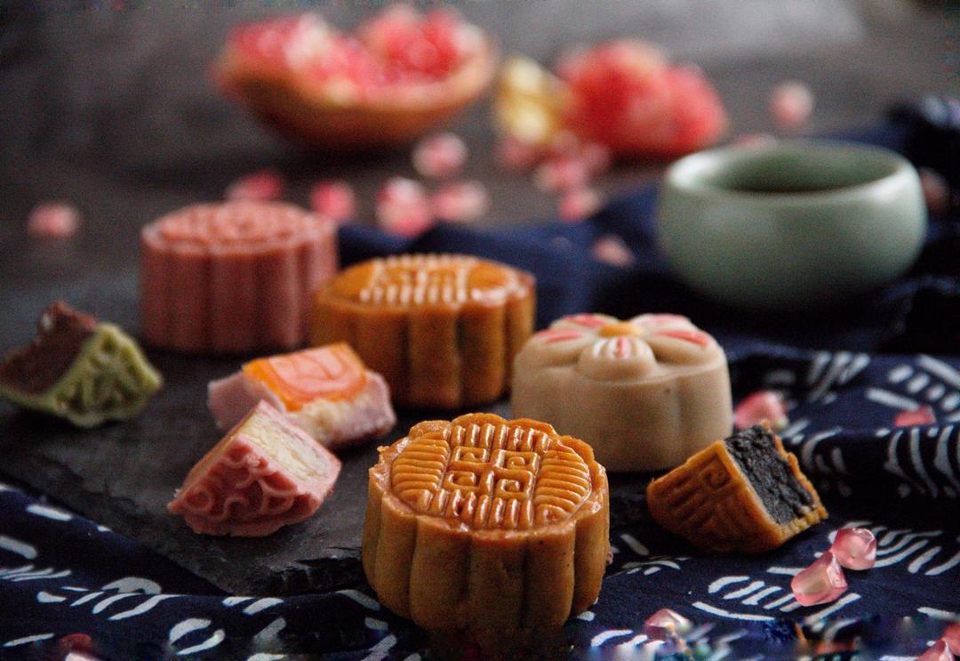 广式月饼——蛋黄莲蓉月饼