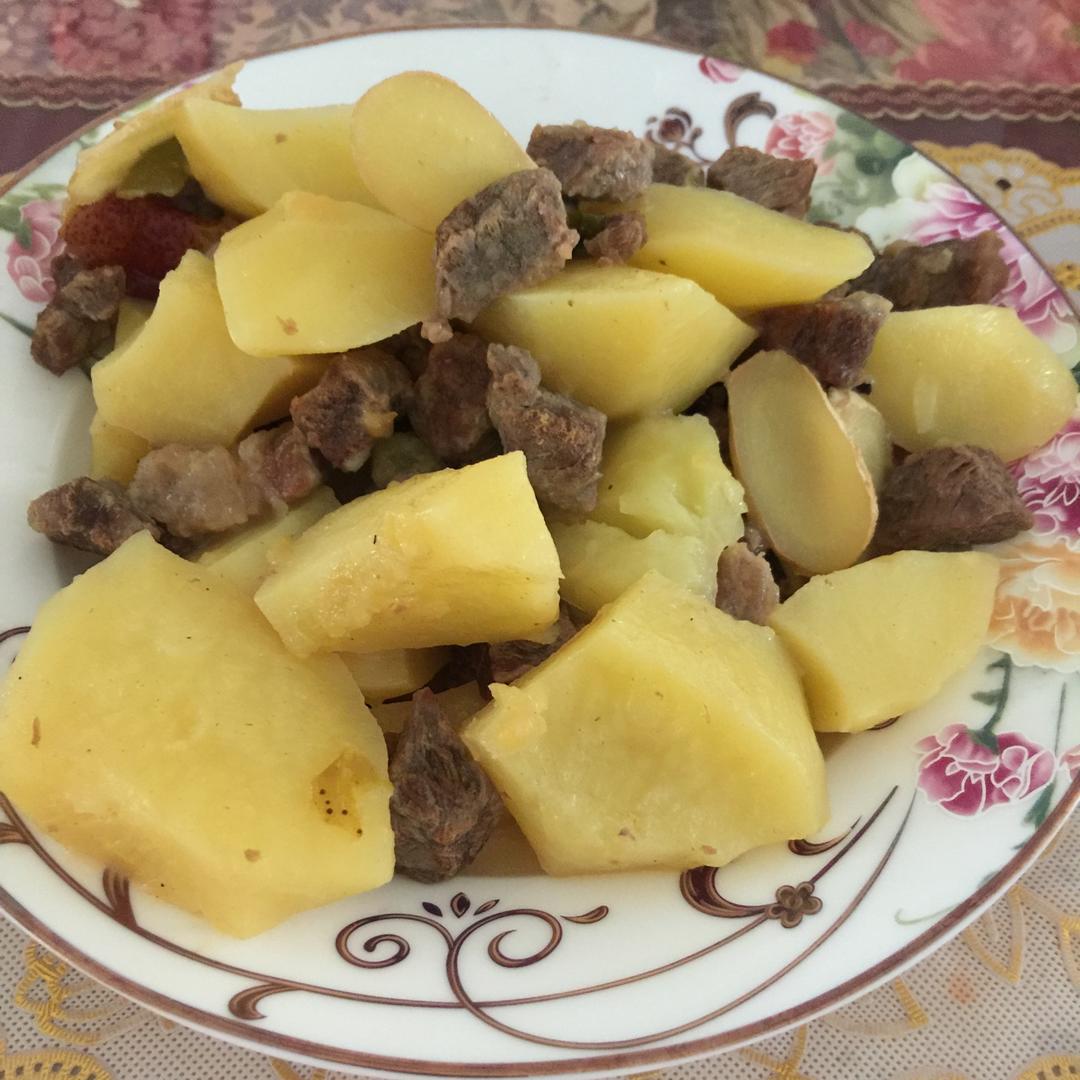 牛肉炖土豆