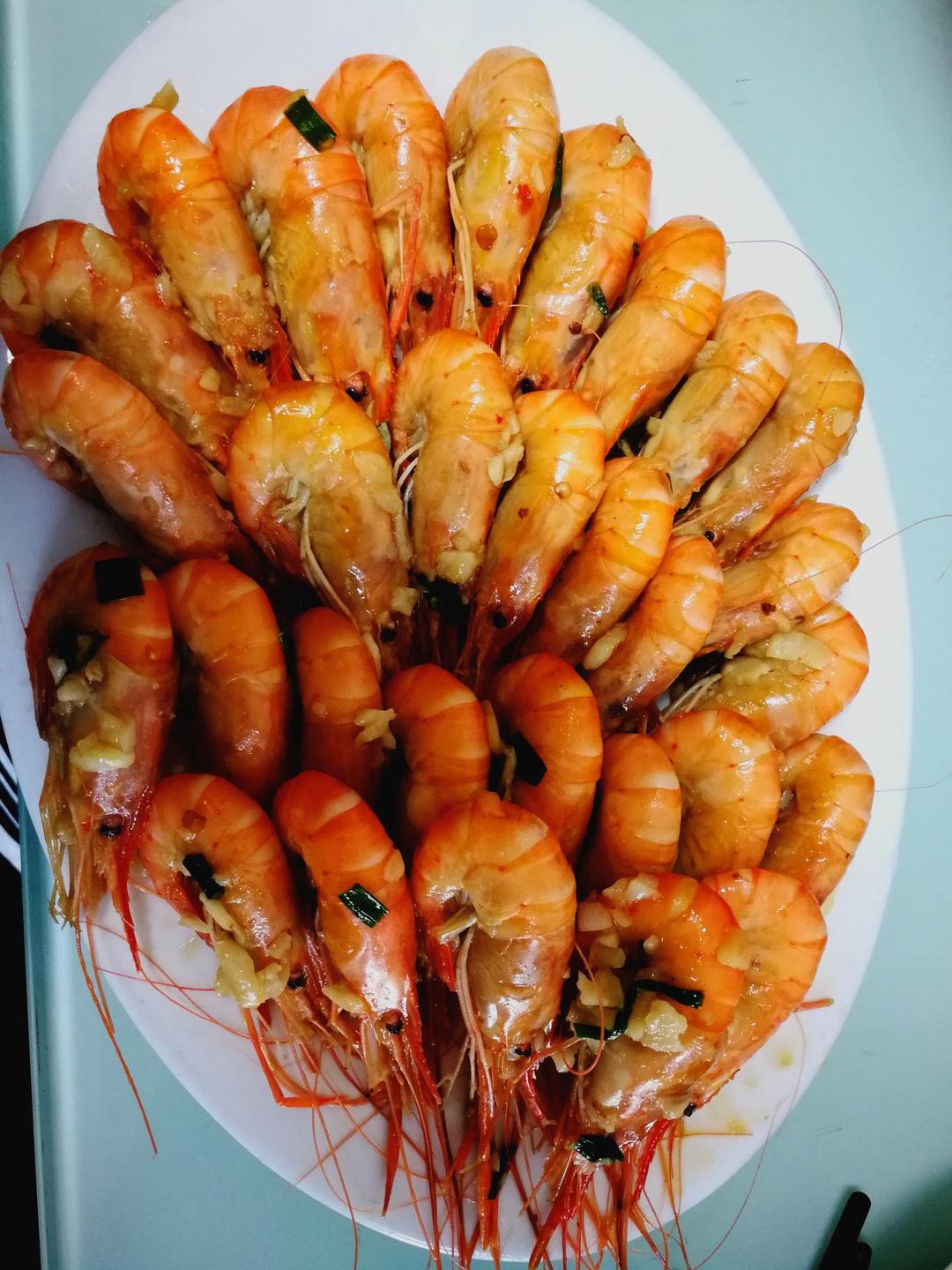 清鲦出水做的蒜爆沼虾