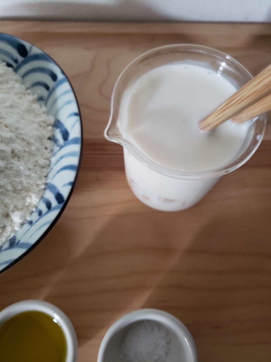 纯奶手撕吐司的做法 步骤1