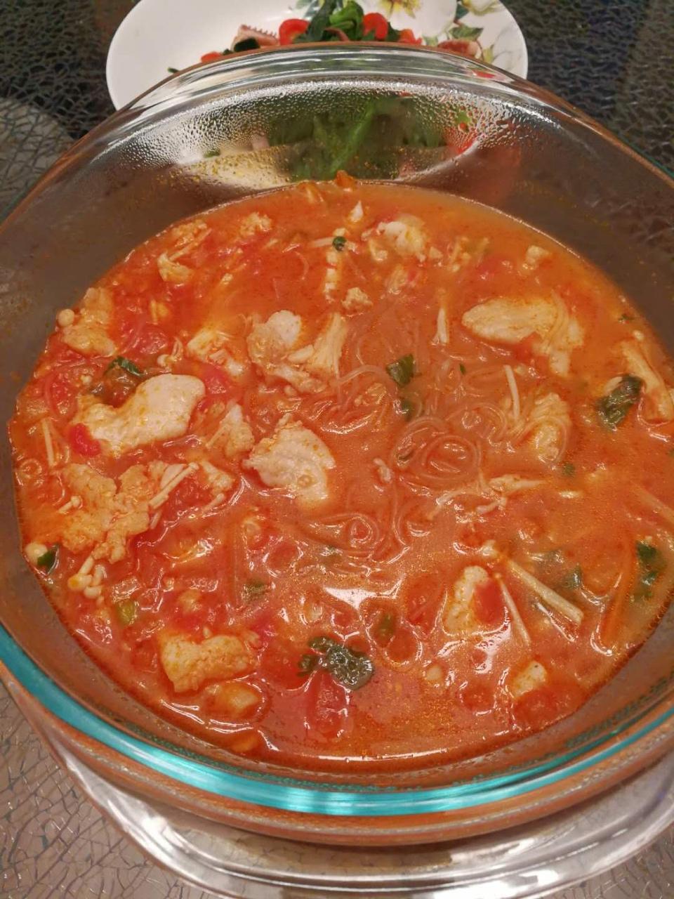 番茄锅酸汤龙利鱼