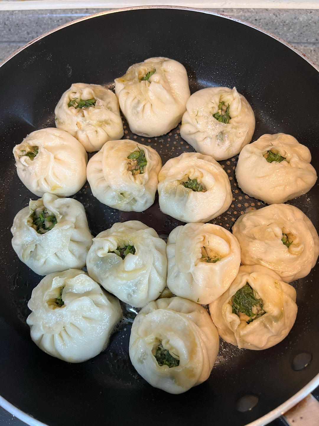 水煎饺(茴香香菇素饺)