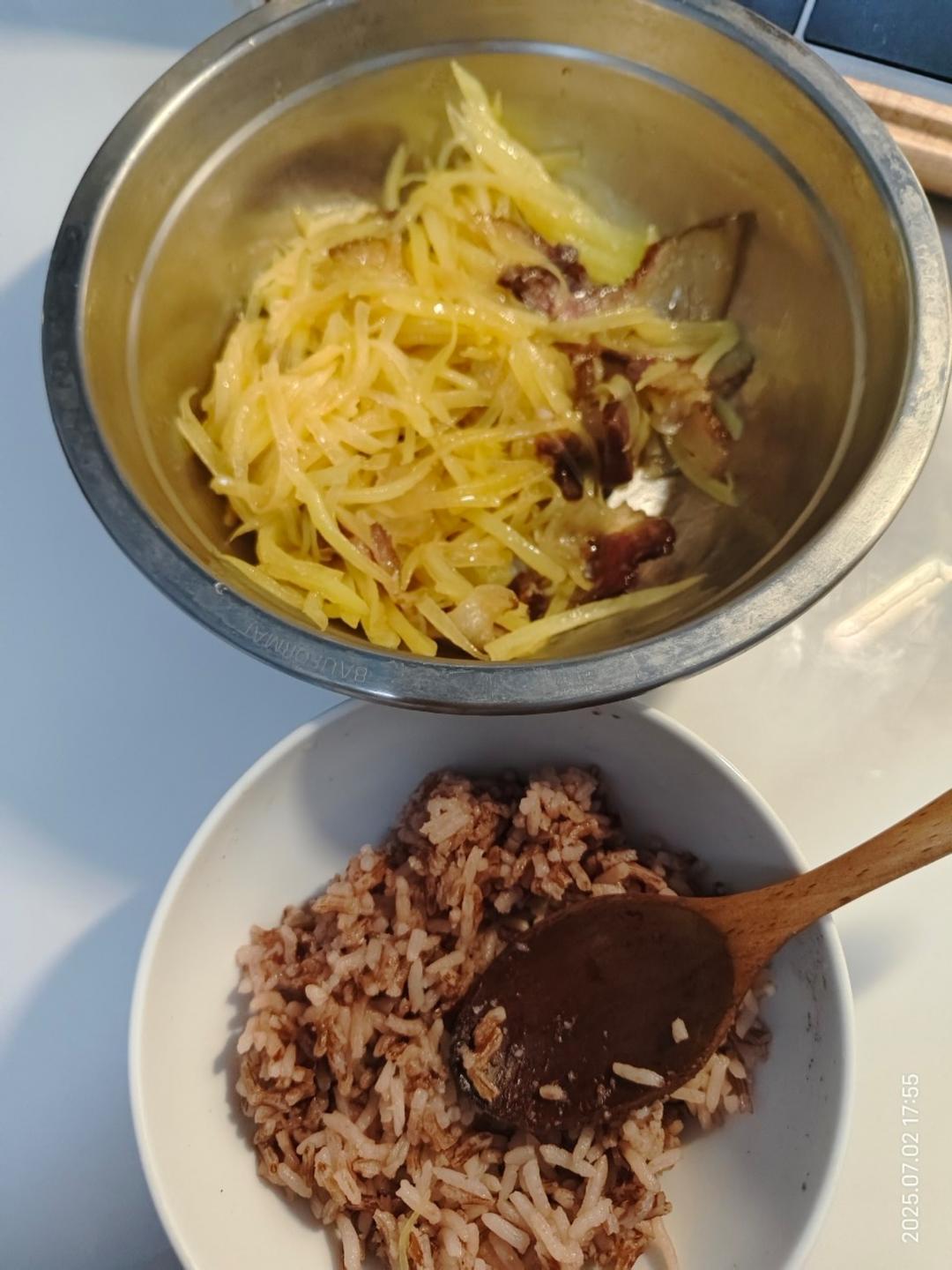 腊肉爆炒土豆丝