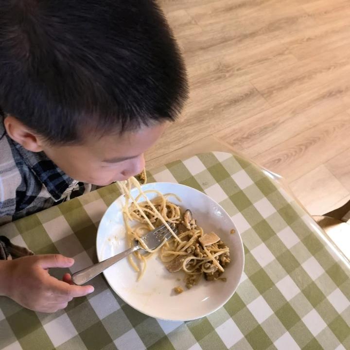 鲜虾蒜香奶油意面