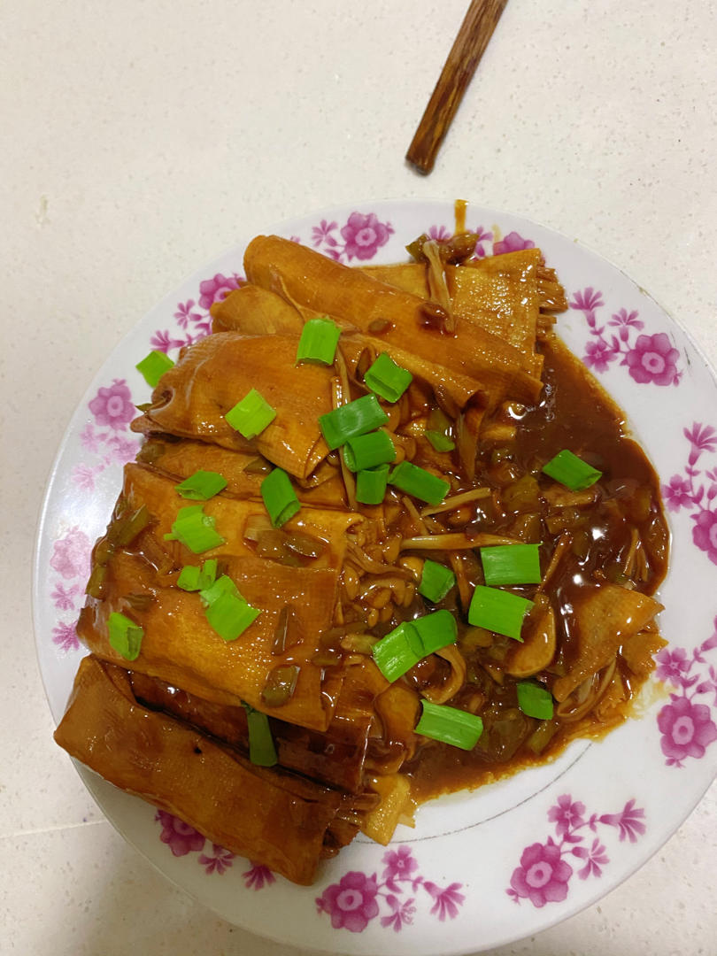 金针菇豆皮卷