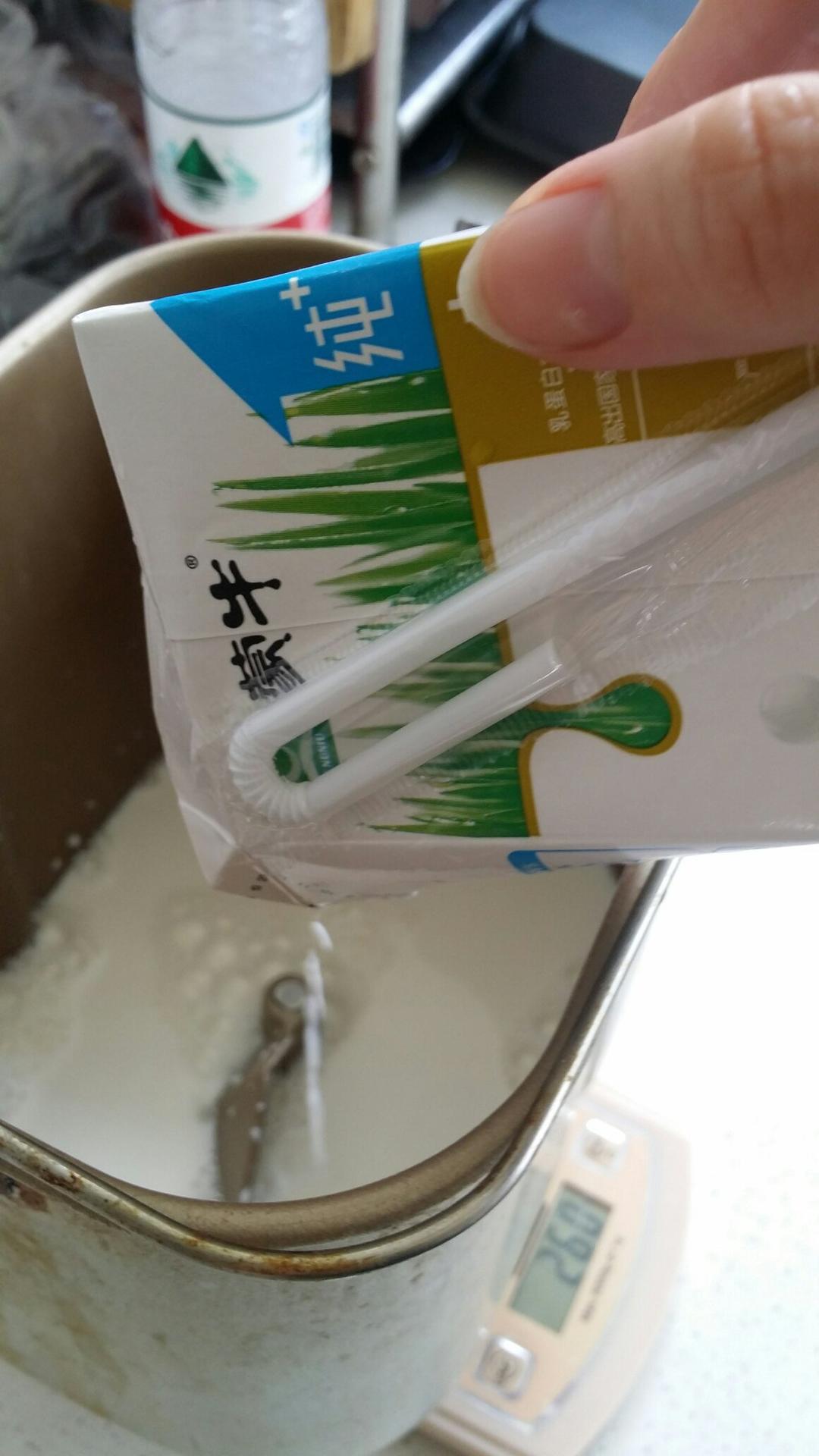 纯奶手撕吐司的做法 步骤1