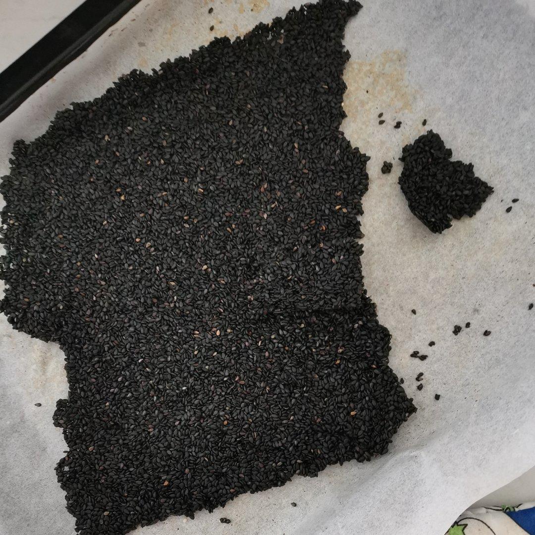 健康黑芝麻薄饼（仅需三步）