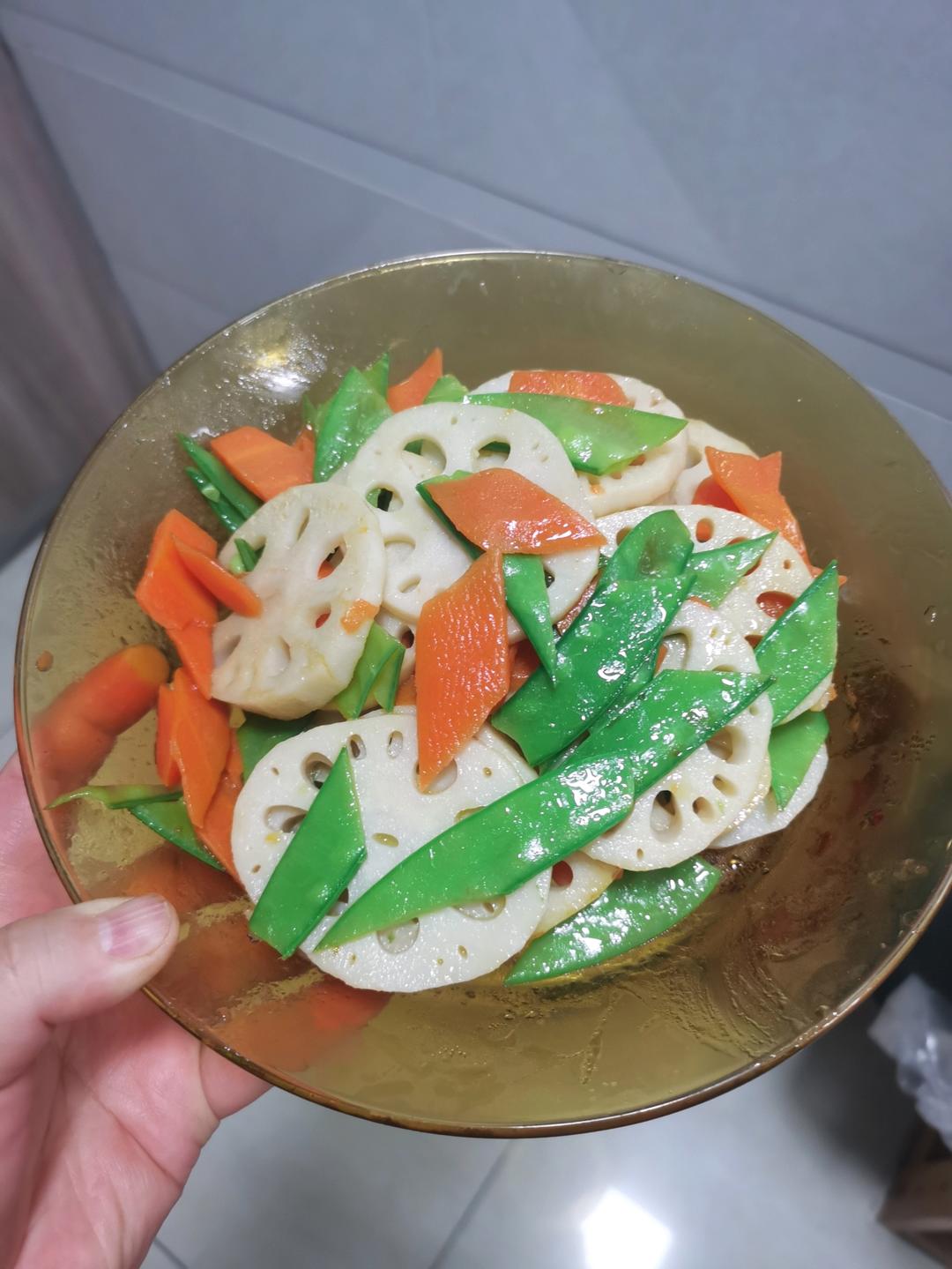 素菜也可以这么美—荷塘小炒