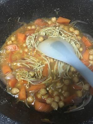 金针菇咖喱鸡炖鹰嘴豆【健康一锅端】的做法 步骤5