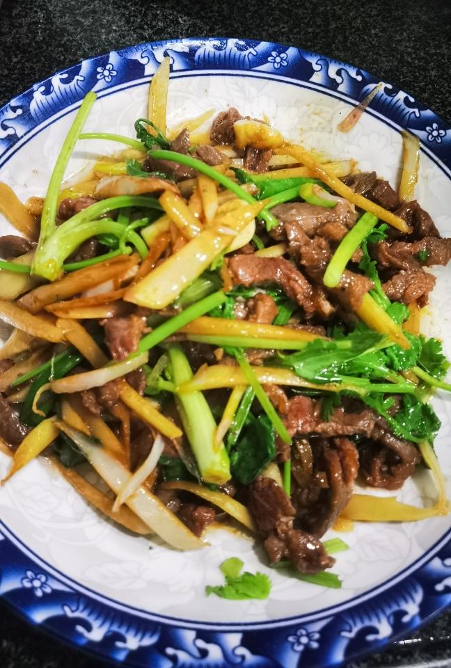 子姜炒牛肉（简单又下饭）