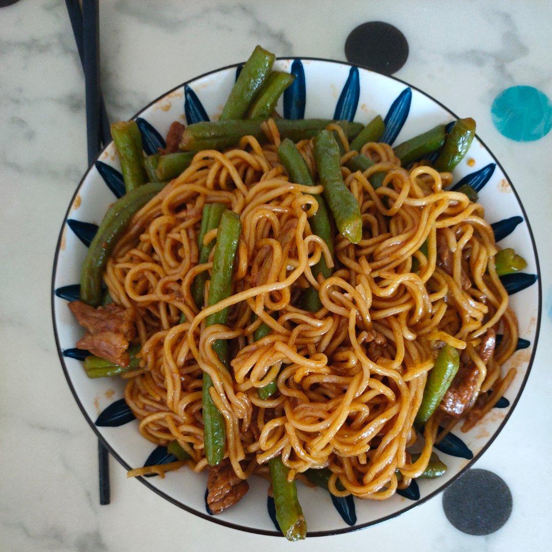 郑依依做的家常豆角焖面