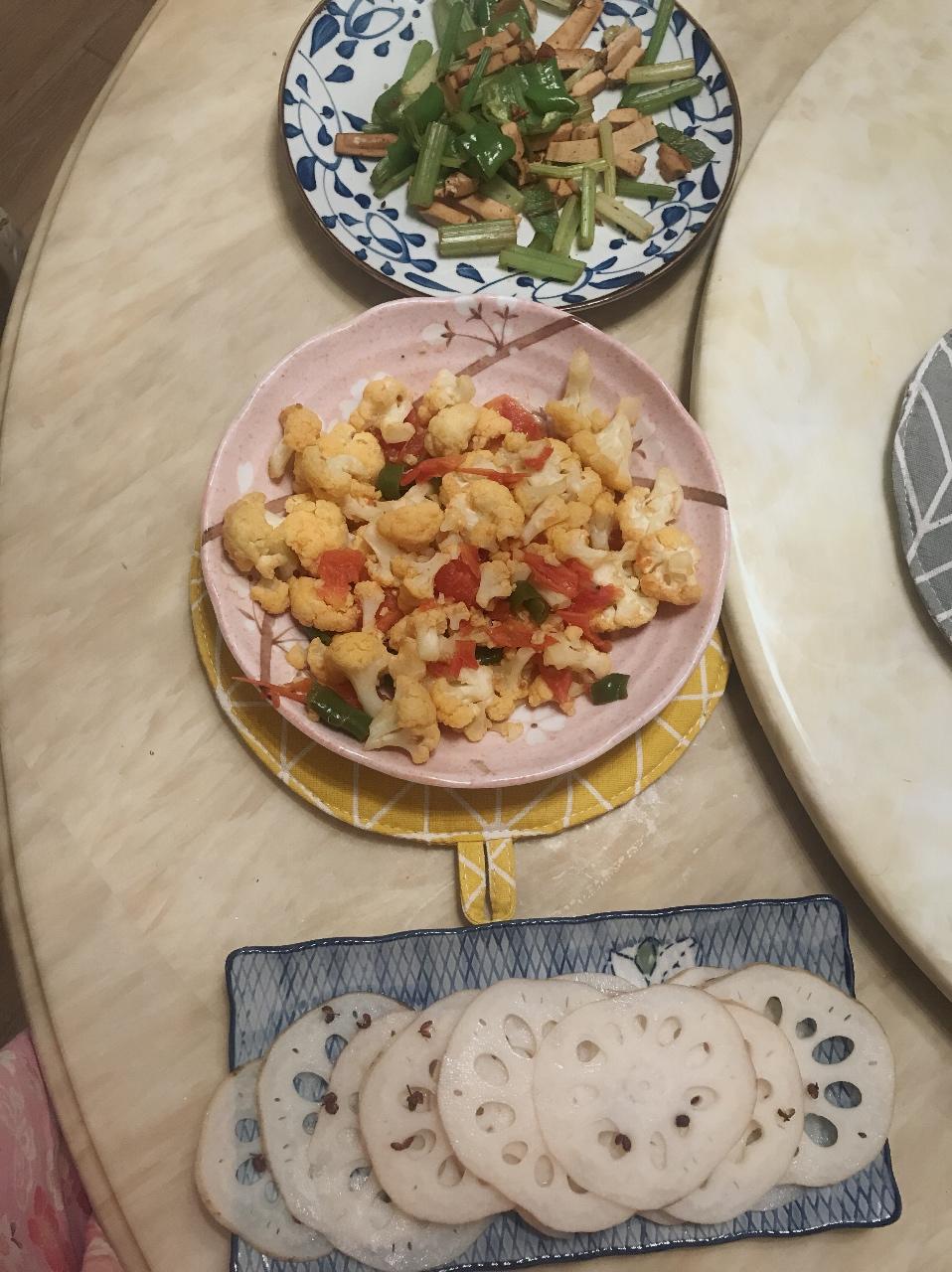 凉拌莲菜