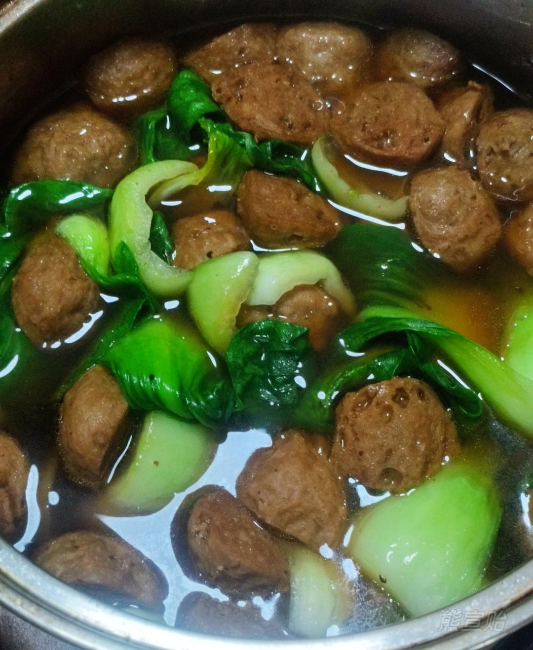 鲜掉眉毛的青菜牛肉丸汤