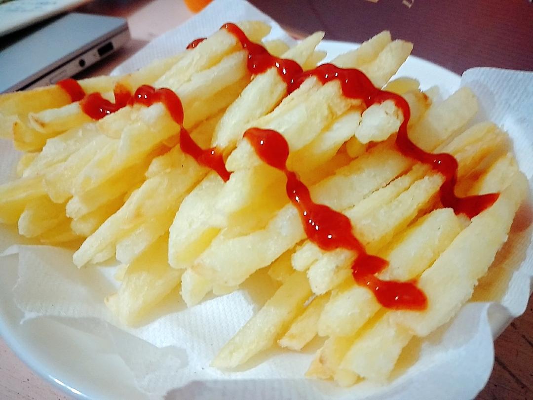 【超简单的炸薯条🍟的做法步骤图，怎么做好吃】草莓软糖u_下厨房