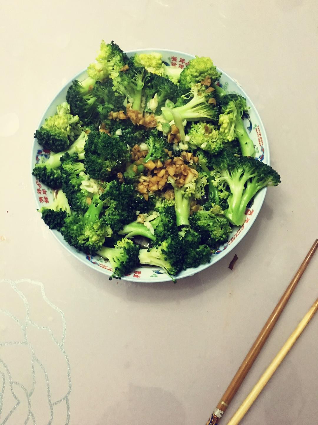 蒜蓉蒸西兰花的做法