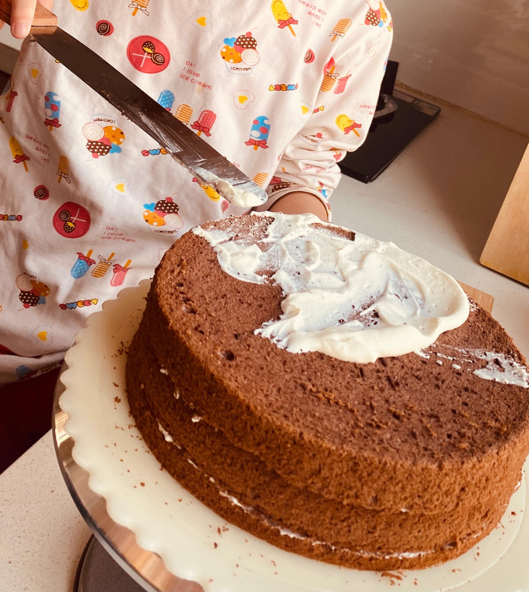 新手必成8寸生日蛋糕（详细多图干货经验分享，解决戚风蛋糕塌陷，奶油饰面涂不好，烤箱温度不好掌握等各种问题）