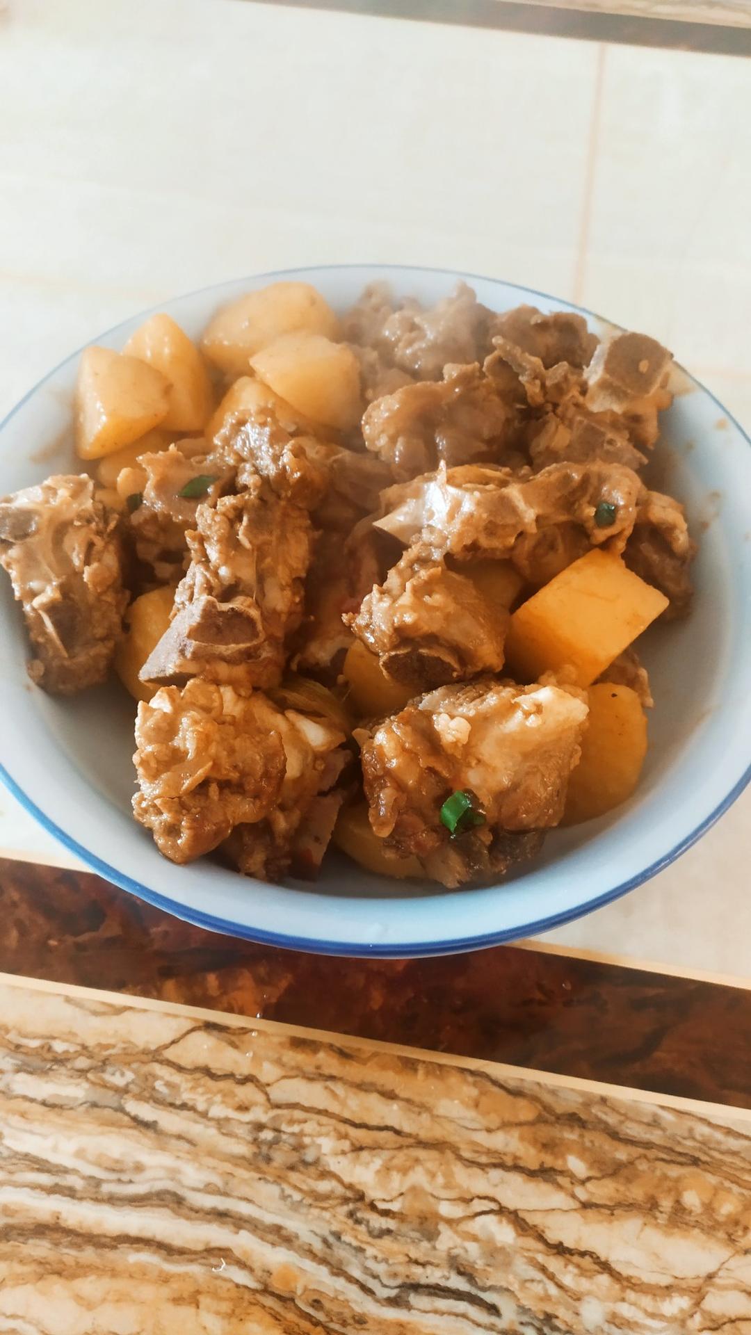 小孩长身体的好菜—土豆烧排骨