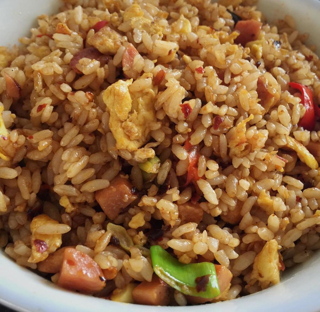 老干妈酱油火腿蛋炒饭()