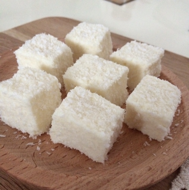 拾光盒子做的椰蓉牛奶小方