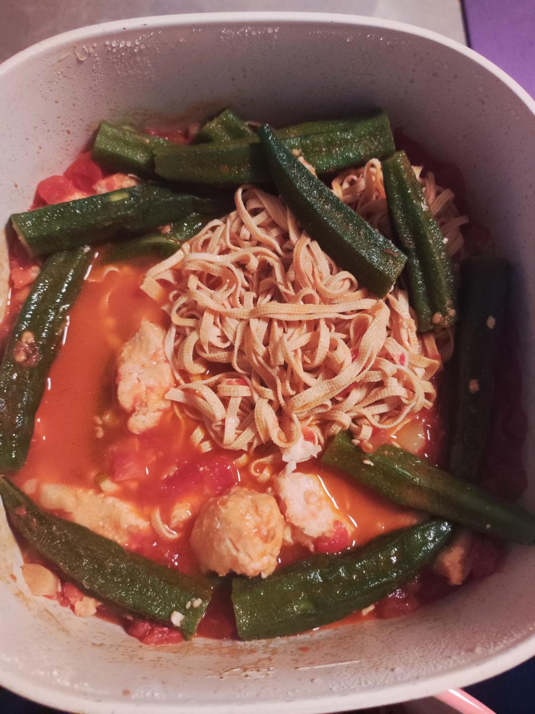 番茄鱼巴沙鱼（也可以用番茄龙利鱼），番茄酱汁超浓郁，营养又下饭！