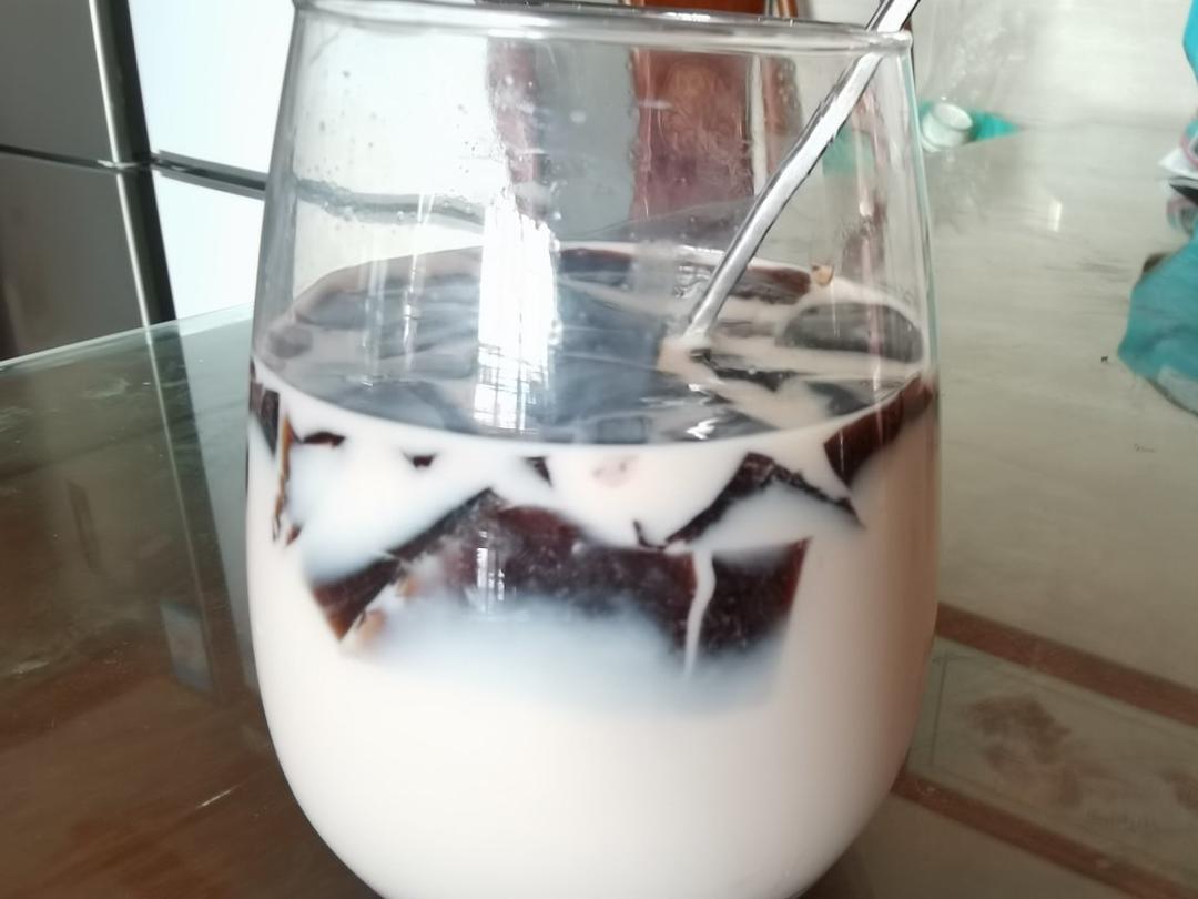 黑凉粉（仙人草）