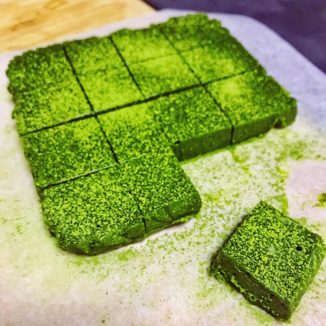 入口即化的抹茶生巧克力