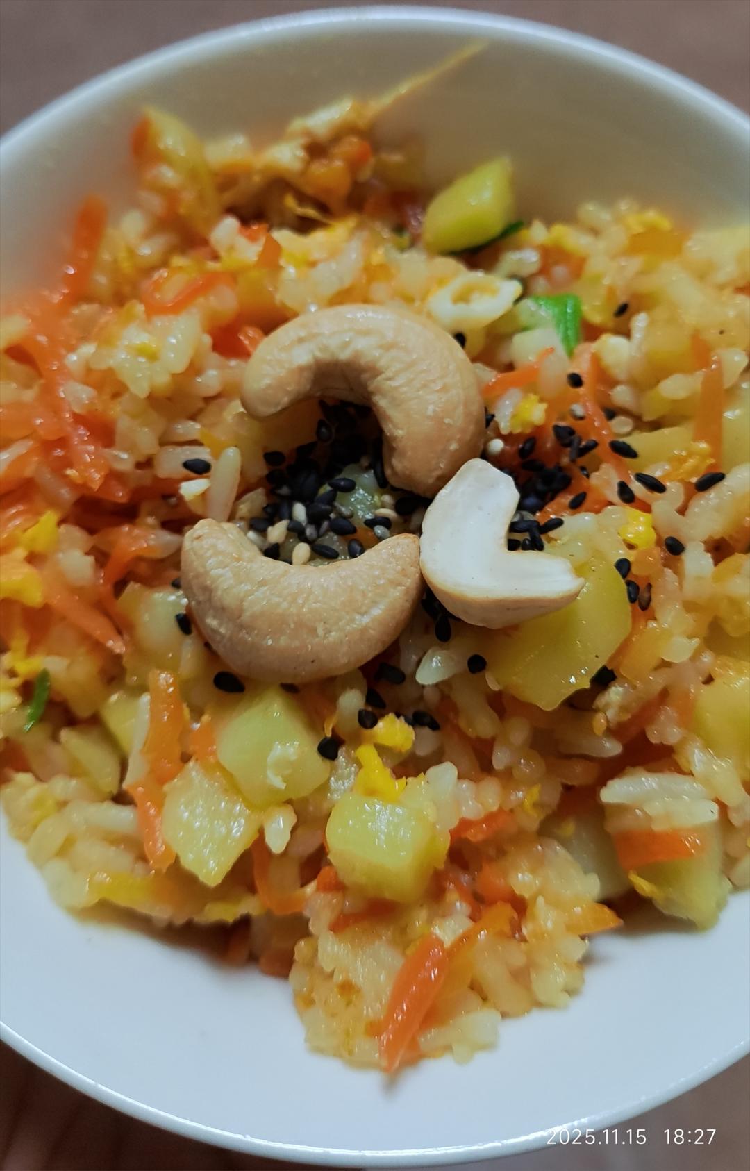 土豆胡萝卜蛋炒饭