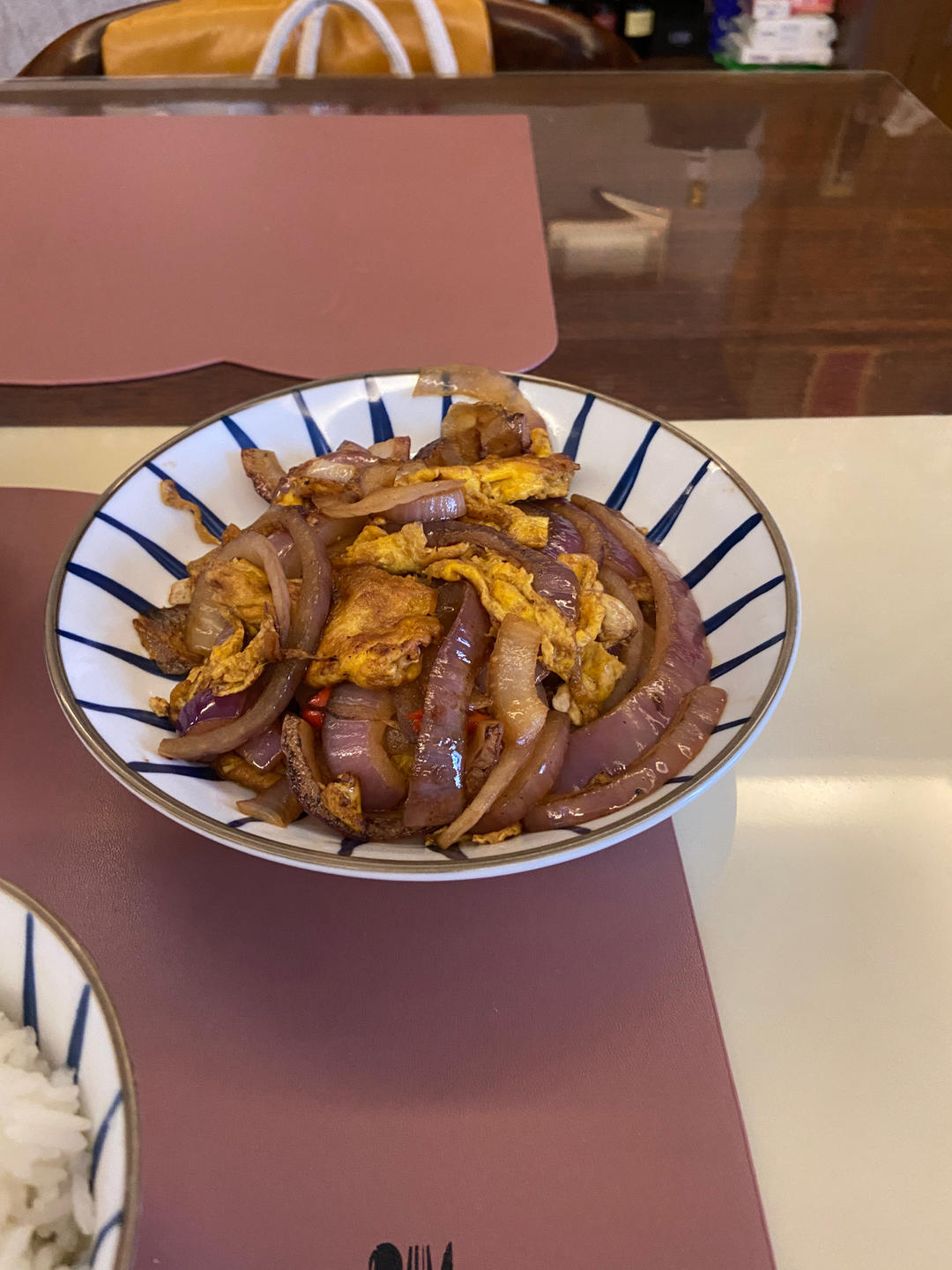 降压防癌的好食材  洋葱炒鸡蛋