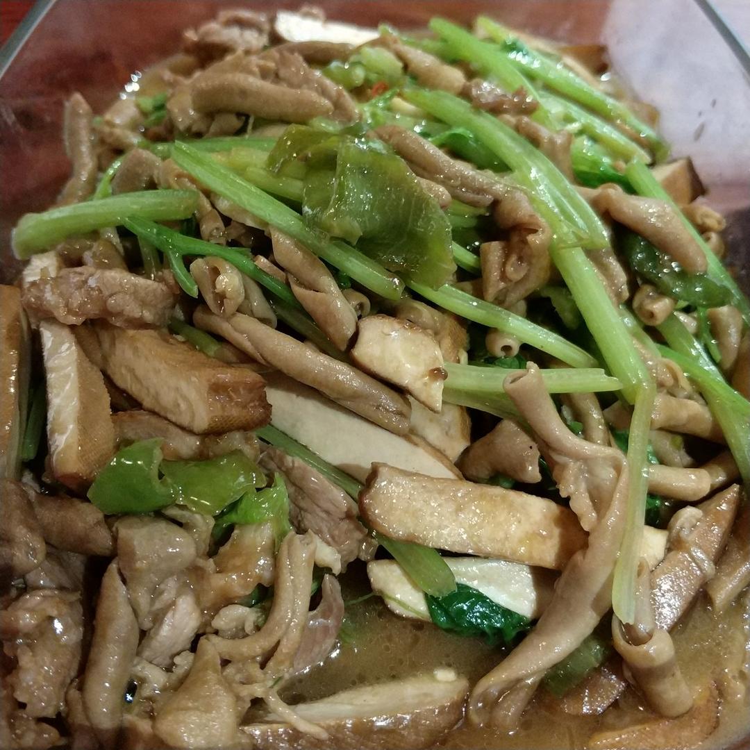 芹菜炒鸭肠