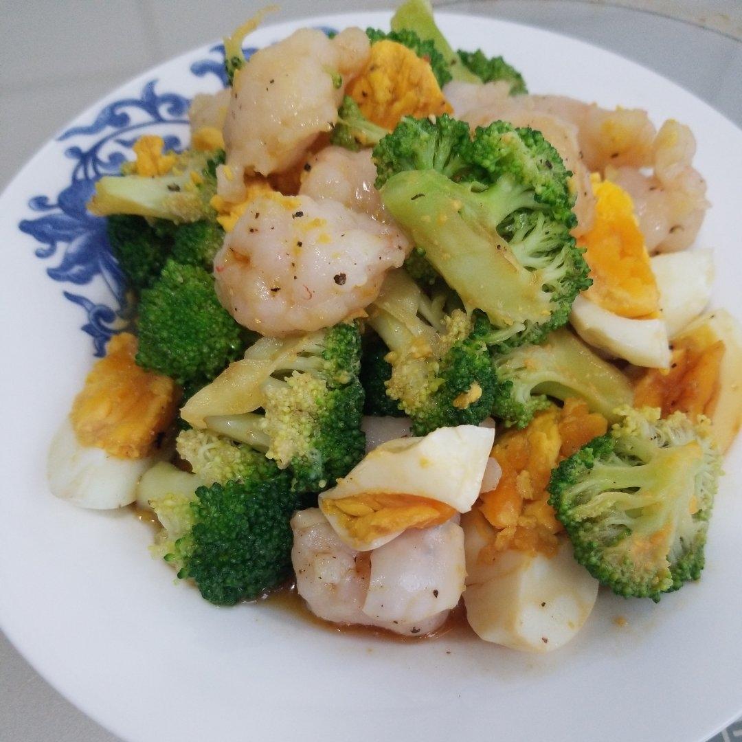 减脂餐--虾仁鸡蛋西蓝花