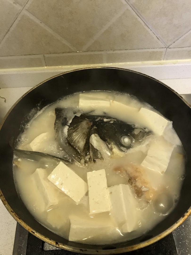 奶白鱼头汤（鲜）