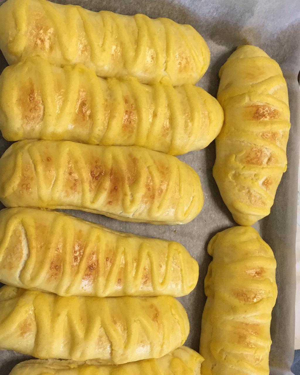 面包房里最受欢迎的毛毛虫面包