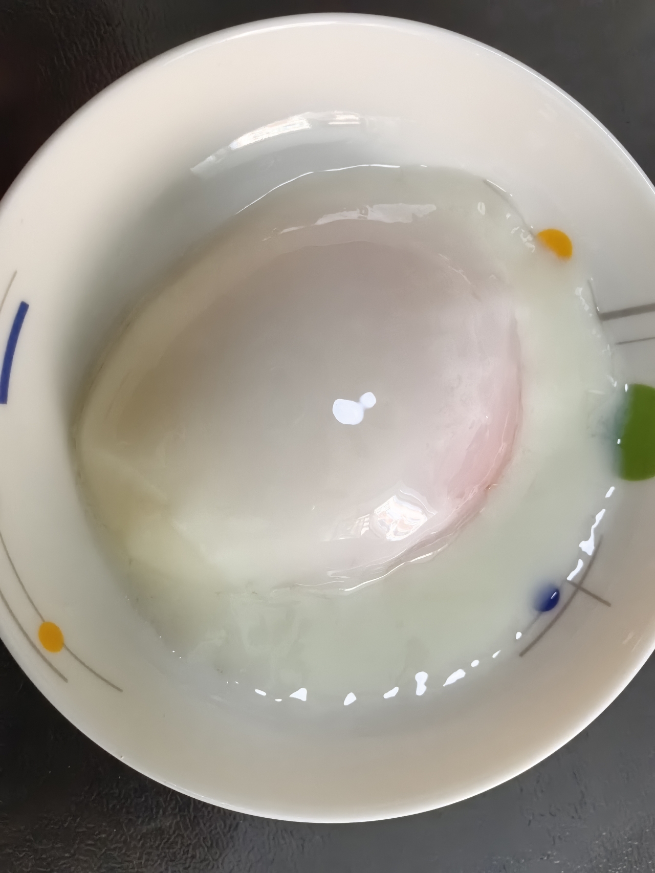 日式牛肉饭里的温泉蛋（不用回温，冰箱拿出直接做）的做法