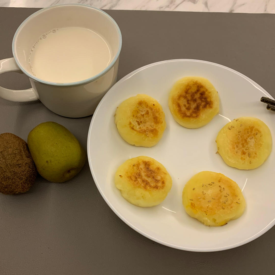好吃到哭的日式土豆芝士饼（里面拉丝不断.外面软糯Q弹.原因竟是因为放了它.简单快手,料理时间为30分钟）