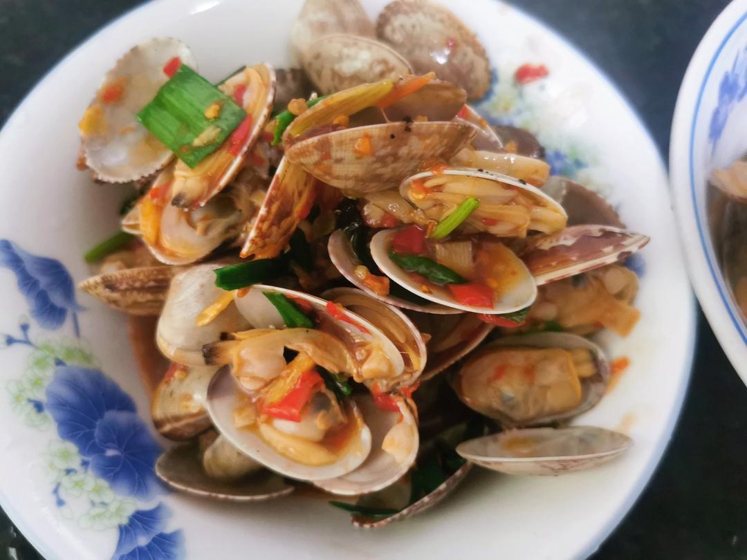 蒜香炒花甲