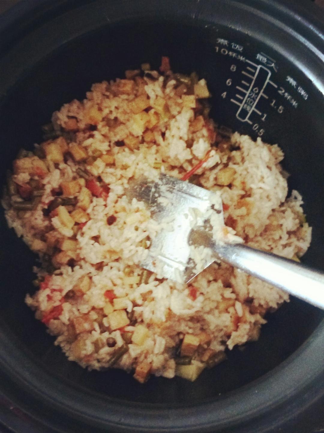 什锦煲仔饭（电饭锅版）