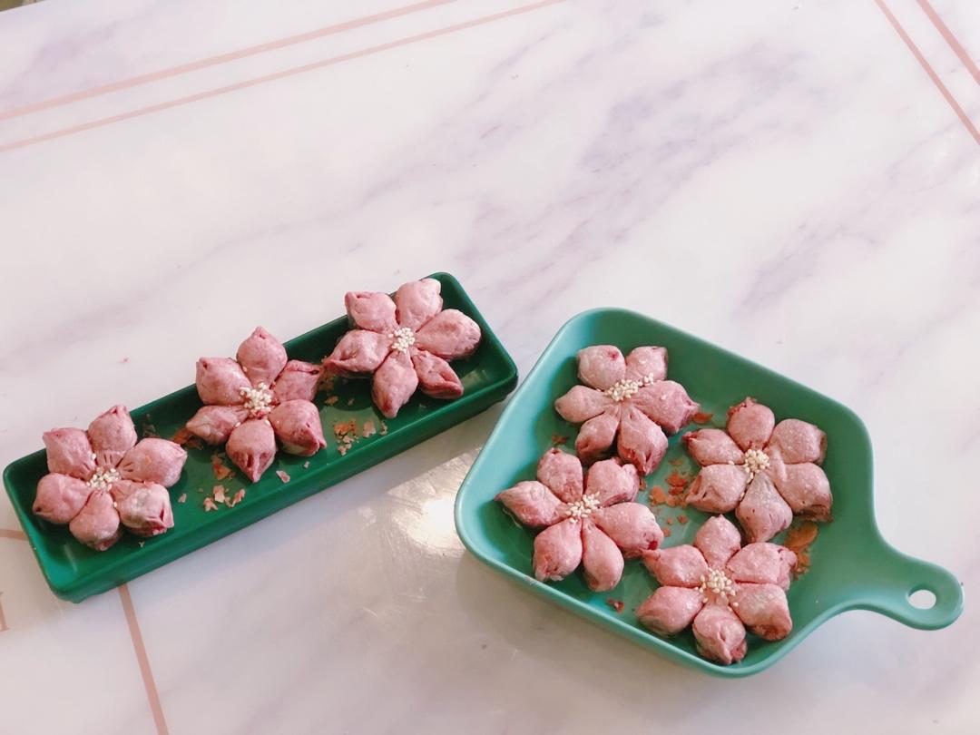 少女心满满的豆沙桃花酥
