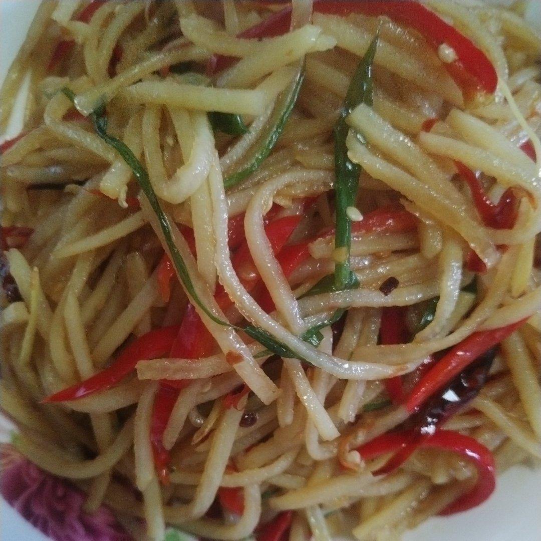 酸辣土豆丝的家常做法 超级下饭