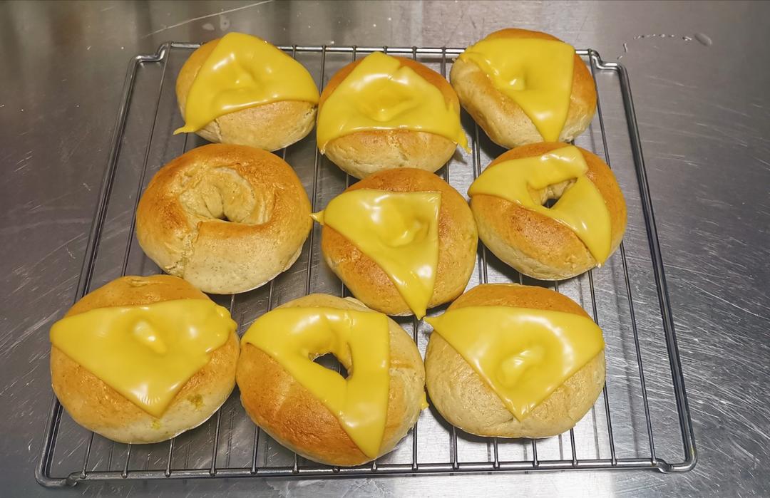 🥯芝士咖喱鸡肉贝果｜钻石裂纹