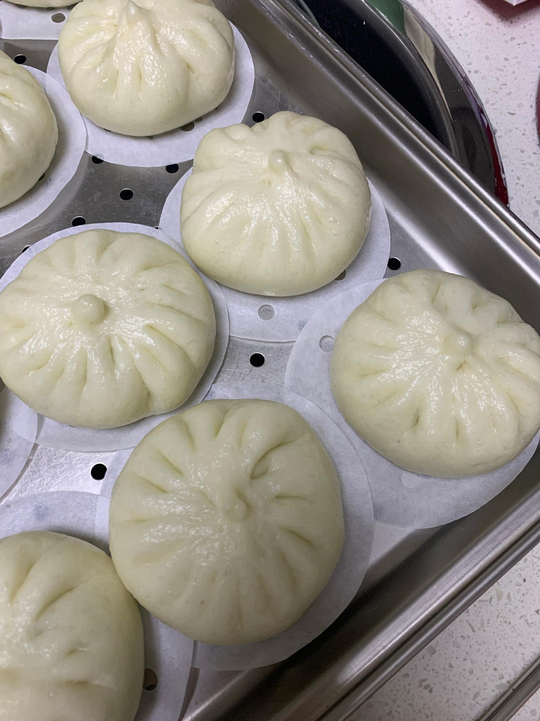 碧绿的香菇菜包子