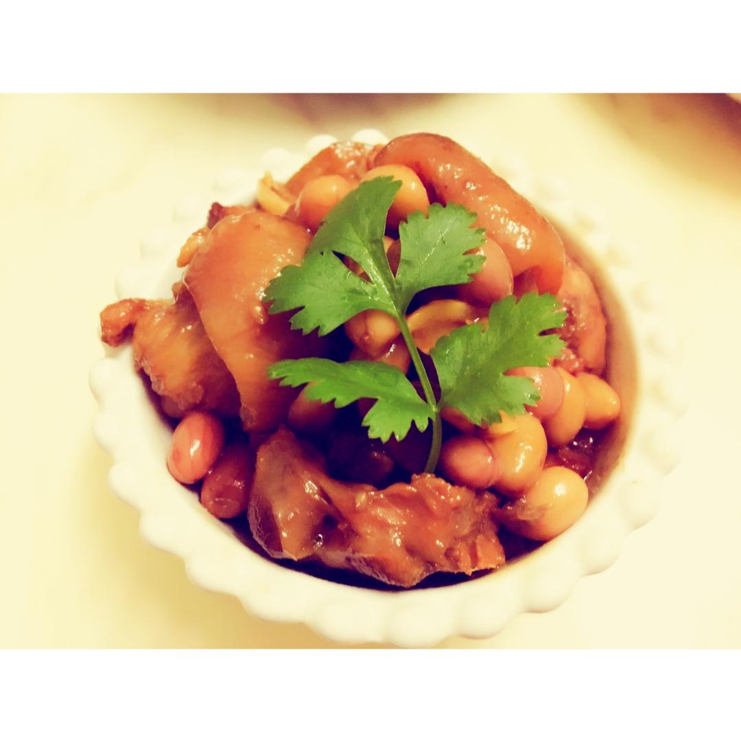 南乳花生猪脚煲