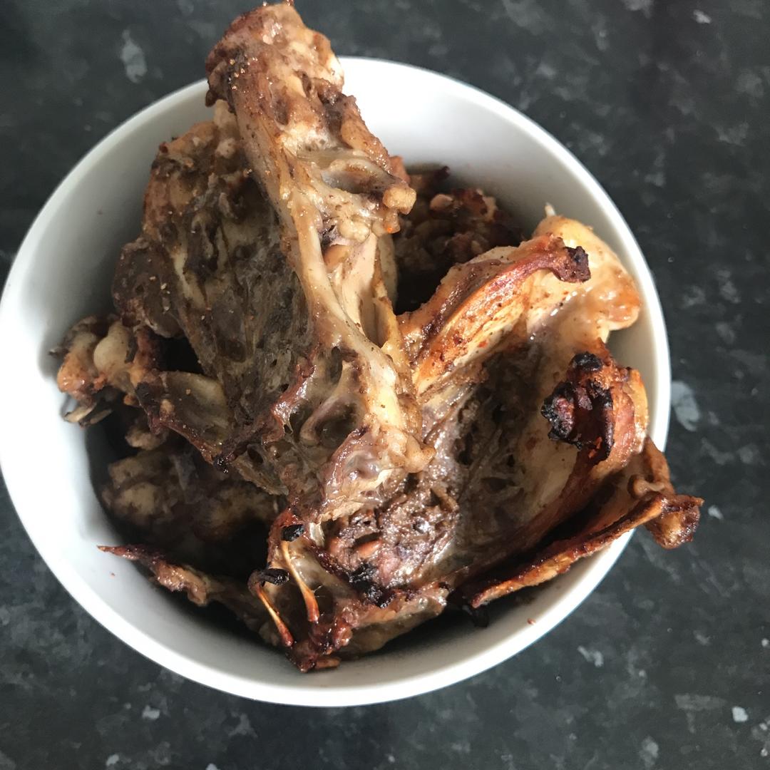 在呢在呢40做的烤鸡骨架烤箱版