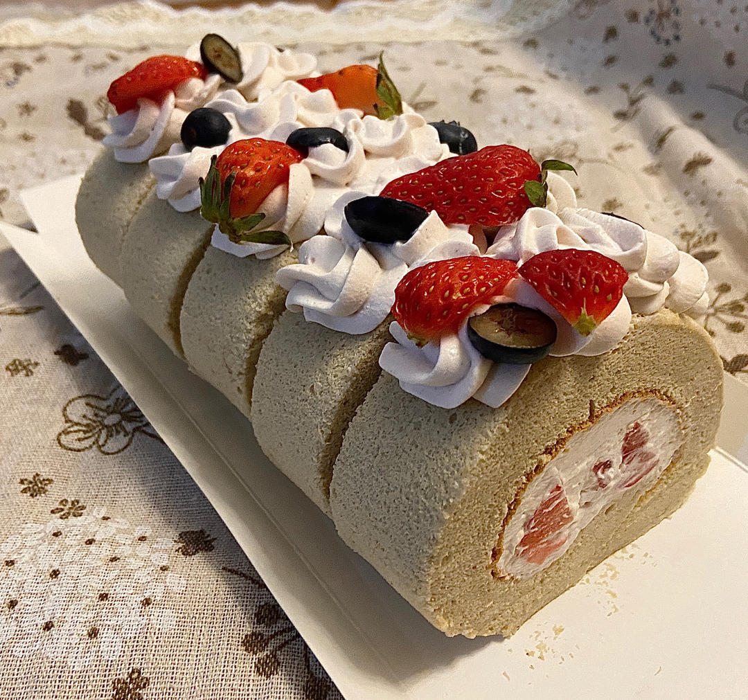 胖乎乎奶油芒果卷/不开裂不掉皮全过程详细图解烘焙视频/蛋糕篇6：「厚卷」