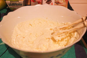 奶酪香梨夹心之榛子巧克力蛋糕--Torta ricotta e pere的做法 步骤5