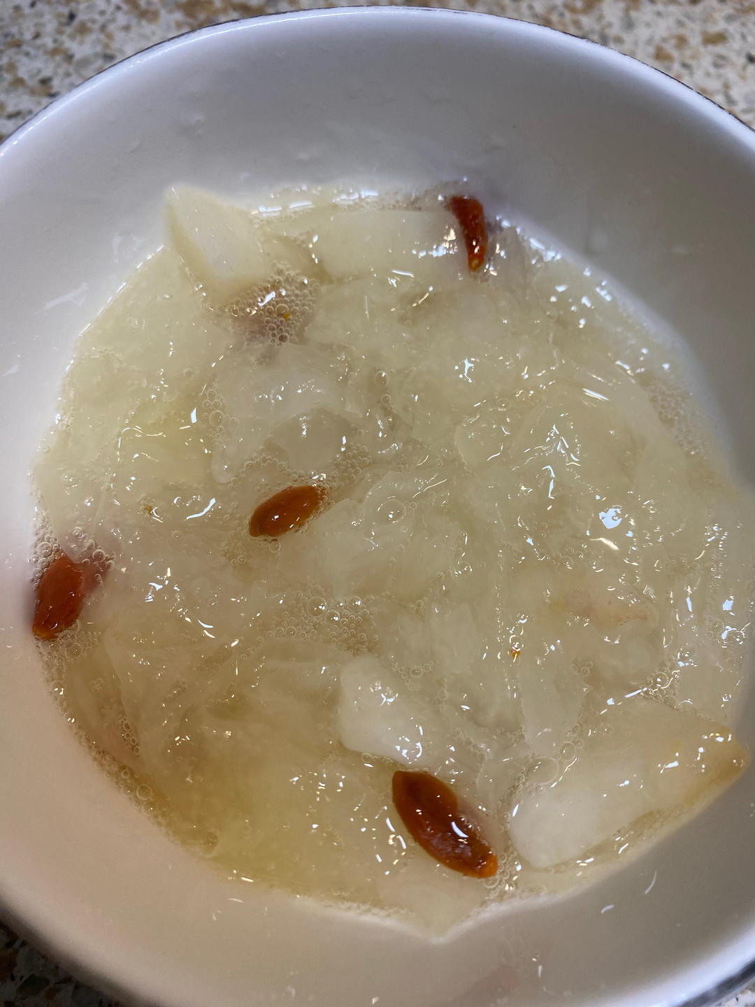 冰糖雪梨银耳汤