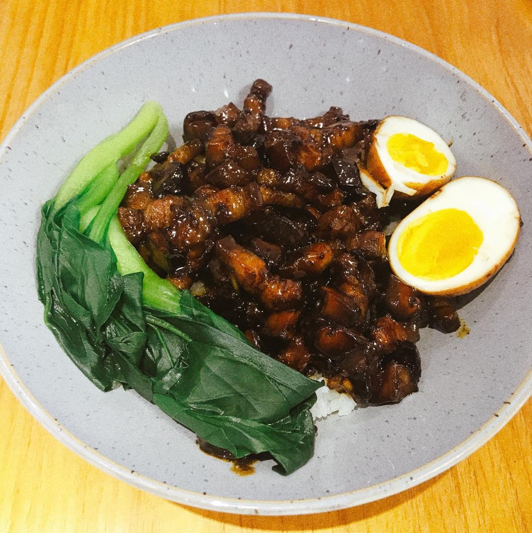 洋葱酥卤肉饭