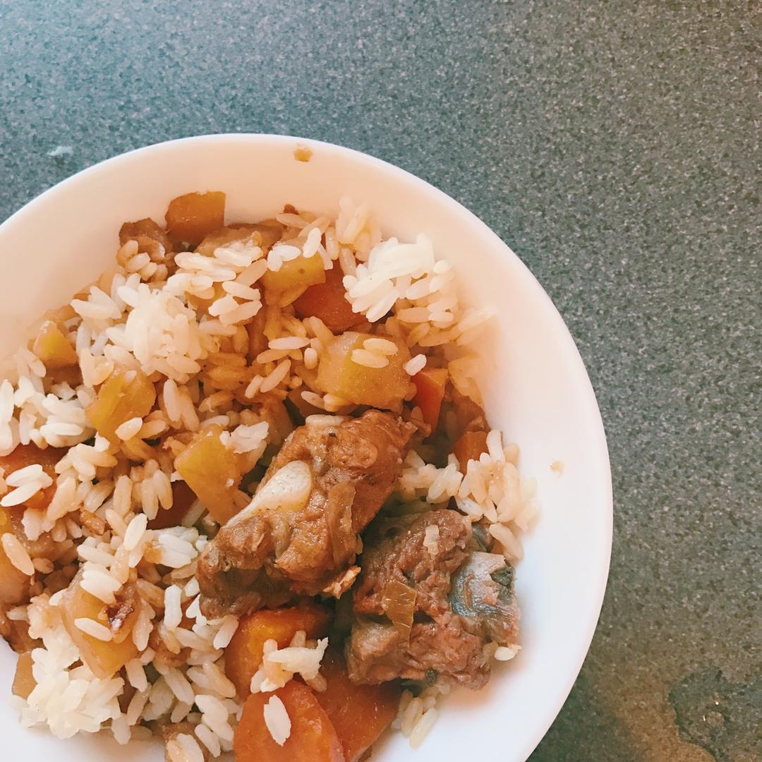 喷香排骨焖饭（爆好吃）