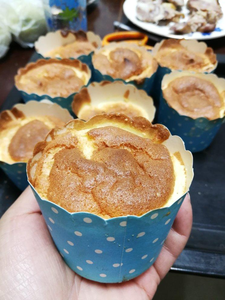 椰蓉棉花纸杯蛋糕