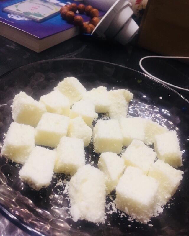 太棒啦！1个方子，做出2道口味一流的甜品！——椰奶小方&炸鲜奶