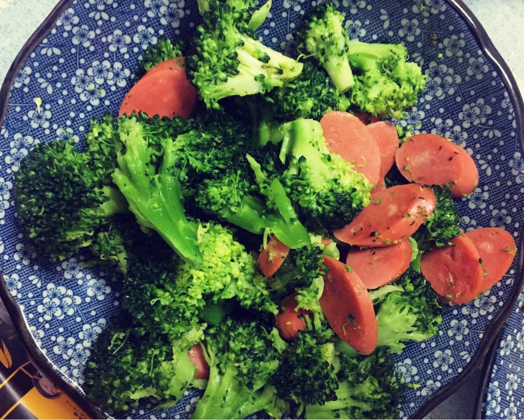 清炒火腿西兰花